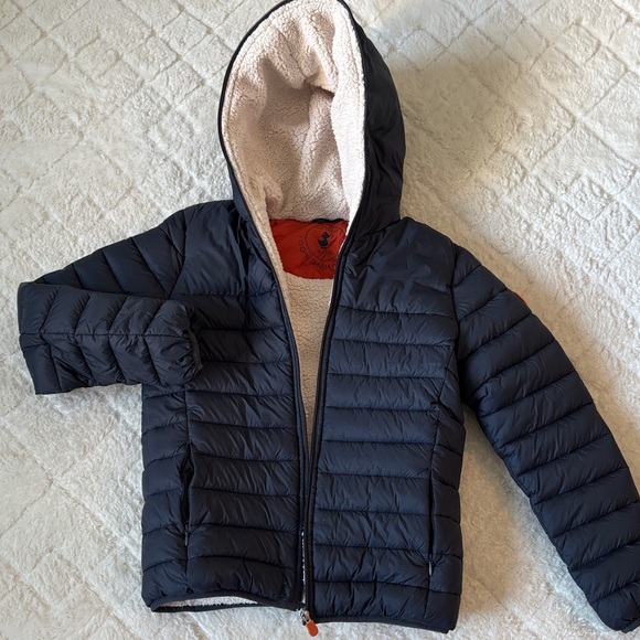 SAVE THE DUCK BOYS' PUFFER JACKET MOD. FINNEGAN IN NAVY BLUE - Picture 1 of 8